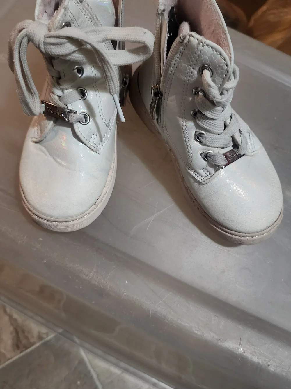 Tahari White Iridescent Kids Lace-Up High-Top Boots Size 8 Glitter Zipper